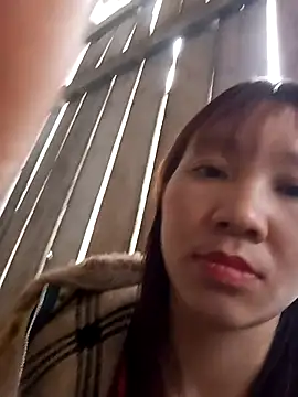 Snapshot of bonnie-00 chatting on February 18, 7:37 am bonnie-00 online show from February 18, 7:37 am