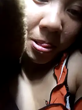 Snapshot of bonnie-00 chatting on February 19, 2:24 pm bonnie-00 online show from February 19, 2:24 pm