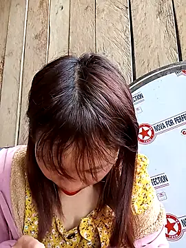 Snapshot of bonnie-00 chatting on March 1, 2:46 am bonnie-00 online show from March 1, 2:46 am