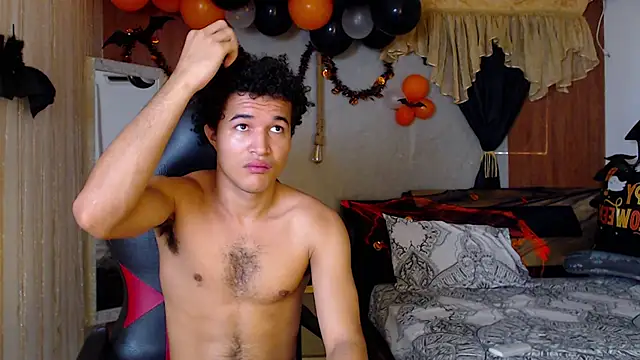 Snapshot of fire_drako_ chatting on October 20, 6:19 pm fire drako online show from October 20, 6:19 pm