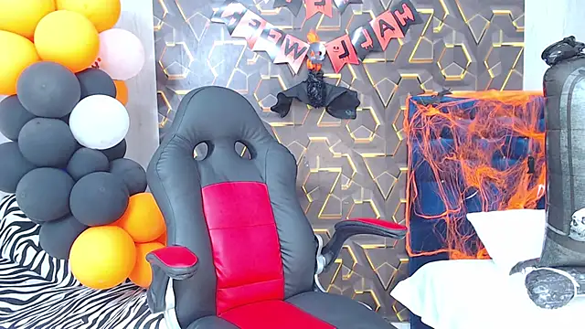 Snapshot of fire_drako_ chatting on October 27, 3:05 pm fire drako online show from October 27, 3:05 pm