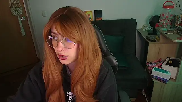 Miacatsito3 online show from November 14, 4:44 am