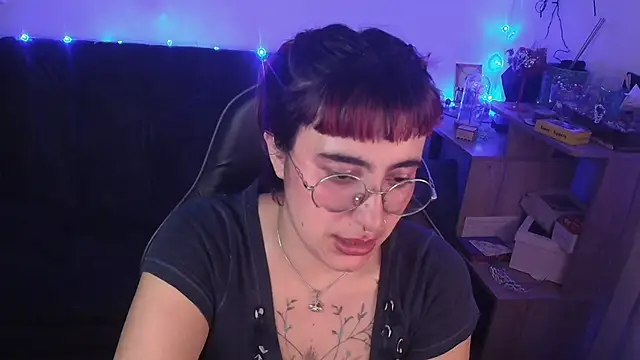 Miacatsito3 online show from March 27, 5:02 am