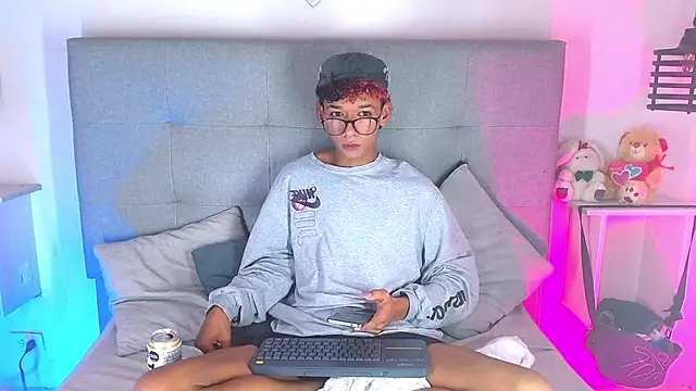 Billie Turner  online show from September 29, 7:35 am