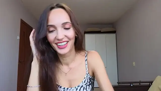 Snapshot of Lillian-Clark chatting on November 4, 10:36 am Lillian-Clark online show from November 4, 10:36 am