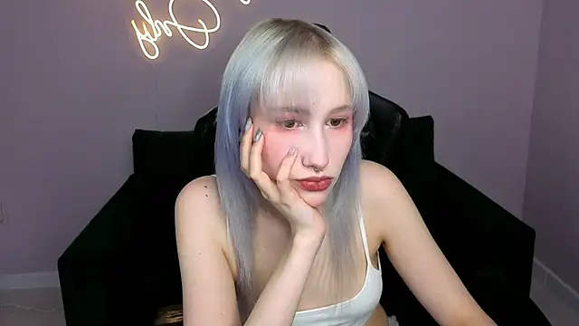 evlica online show from April 24, 2:08 pm