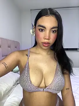 karolaalcendra online show from March 7, 3:14 am