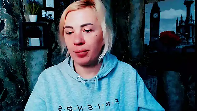 EmmaCat  online show from February 28, 6:03 am