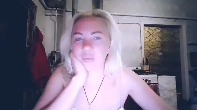 Snapshot of EmmaCat_ chatting on May 26, 8:38 pm EmmaCat online show from May 26, 8:38 pm