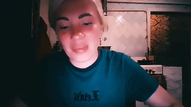 Snapshot of EmmaCat_ chatting on June 6, 6:12 pm EmmaCat online show from June 6, 6:12 pm
