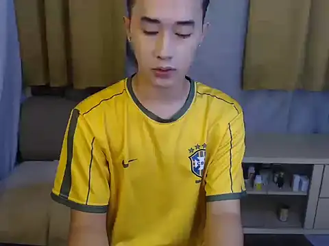 Snapshot of mr_chandy chatting on October 8, 10:13 am mr chandy online show from October 8, 10:13 am