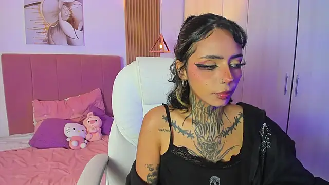 Snapshot of KoraRousee chatting on September 28, 1:38 pm KoraRousee online show from September 28, 1:38 pm