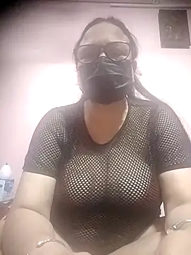 Snapshot of thehotlady chatting on October 30, 6:37 am thehotlady online show from October 30, 6:37 am