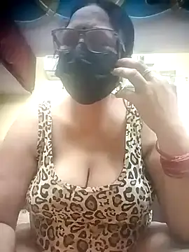 thehotlady online show from April 6, 2:53 am