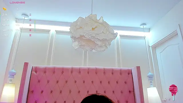 HelenTiny online show from April 17, 8:01 pm