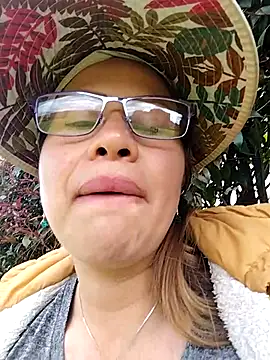 Snapshot of LaraCaliente chatting on September 24, 8:12 pm LaraCaliente online show from September 24, 8:12 pm