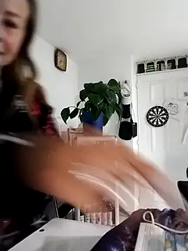 Snapshot of LaraCaliente chatting on October 4, 8:23 am LaraCaliente online show from October 4, 8:23 am