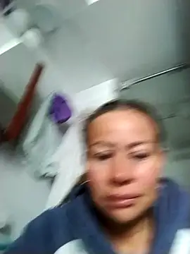 Snapshot of LaraCaliente chatting on October 15, 11:43 am LaraCaliente online show from October 15, 11:43 am