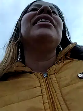 Snapshot of LaraCaliente chatting on October 17, 9:28 pm LaraCaliente online show from October 17, 9:28 pm