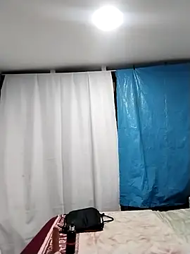 Snapshot of LaraCaliente chatting on October 24, 12:30 am LaraCaliente online show from October 24, 12:30 am