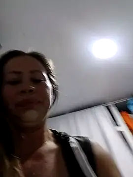 Snapshot of LaraCaliente chatting on November 14, 3:16 am LaraCaliente online show from November 14, 3:16 am