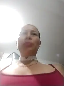 Snapshot of LaraCaliente chatting on January 8, 1:52 am LaraCaliente online show from January 8, 1:52 am