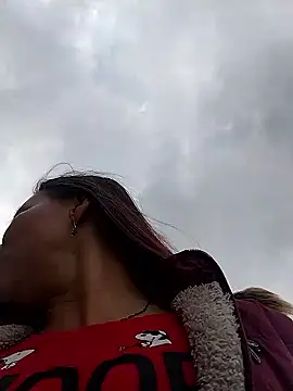 Snapshot of LaraCaliente chatting on January 8, 9:17 pm LaraCaliente online show from January 8, 9:17 pm