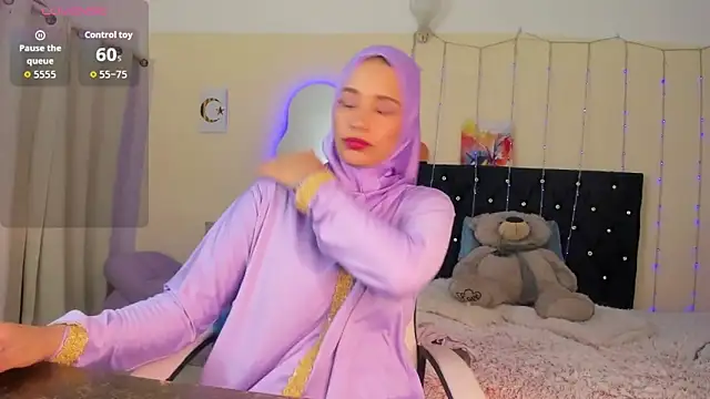 ShanaJamil online show from April 14, 12:00 pm