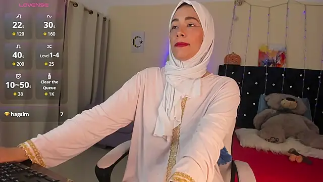 Snapshot of ShanaJamil chatting on April 23, 12:29 pm ShanaJamil online show from April 23, 12:29 pm