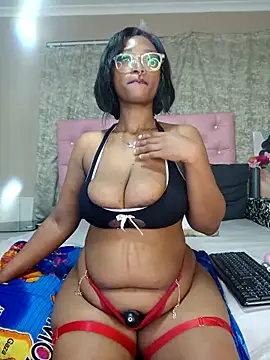 Snapshot of YummyChocTits chatting on October 10, 9:58 pm YummyChocTits online show from October 10, 9:58 pm