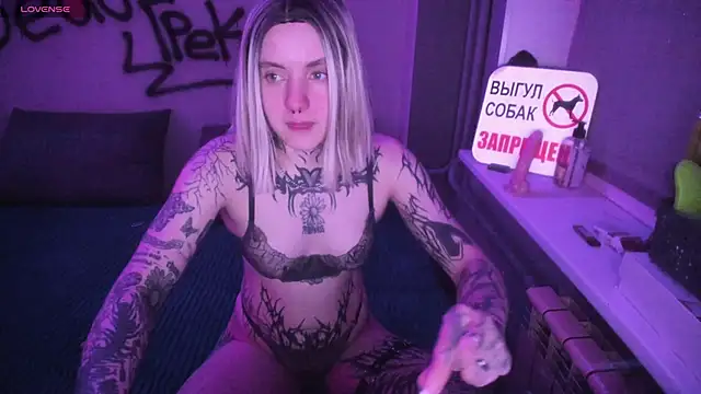 MonikaLowww online show from April 16, 3:02 pm