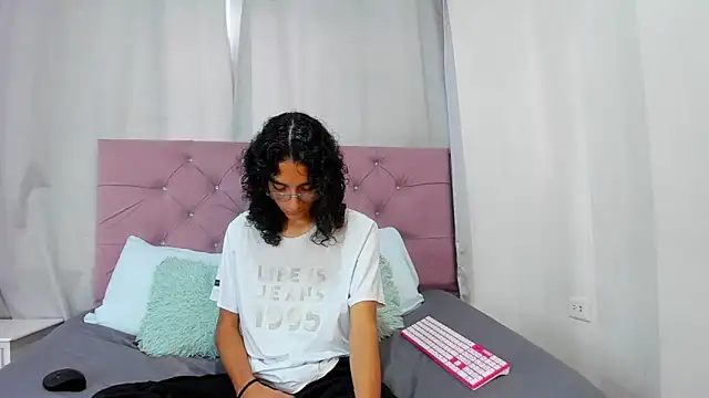 EthanBlackwoodd online show from February 16, 8:49 pm