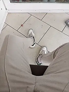 fullystroked online show from October 21, 11:55 am