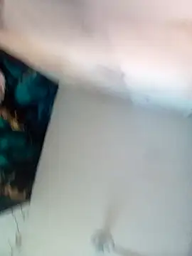 Snapshot of Rosabela04 chatting on November 3, 9:32 am Rosabela04 online show from November 3, 9:32 am