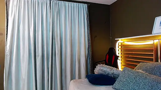 Snapshot of arnold_taylor chatting on November 12, 9:25 pm arnold taylor online show from November 12, 9:25 pm