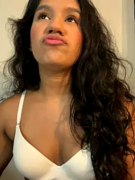 Lyria Diamond online show from October 23, 3:39 am