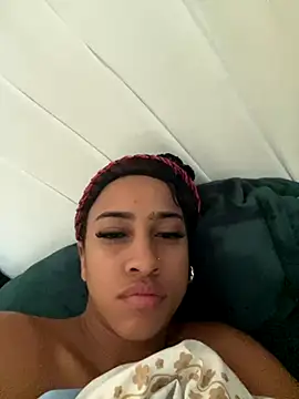 Snapshot of flore-cita chatting on October 5, 3:43 pm flore-cita online show from October 5, 3:43 pm