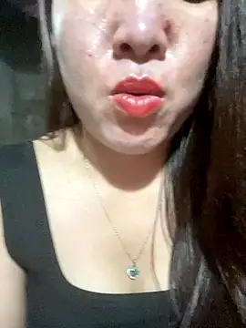 Snapshot of Luna-ass chatting on November 18, 1:33 am Luna-ass online show from November 18, 1:33 am