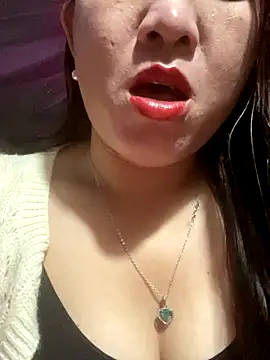 Snapshot of Luna-ass chatting on December 13, 11:43 pm Luna-ass online show from December 13, 11:43 pm