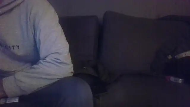 Snapshot of steef070 chatting on March 21, 12:59 am steef070 online show from March 21, 12:59 am
