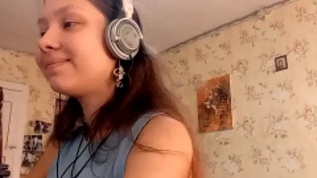 Snapshot of QutieDaSweet chatting on September 16, 7:20 am QutieDaSweet online show from September 16, 7:20 am