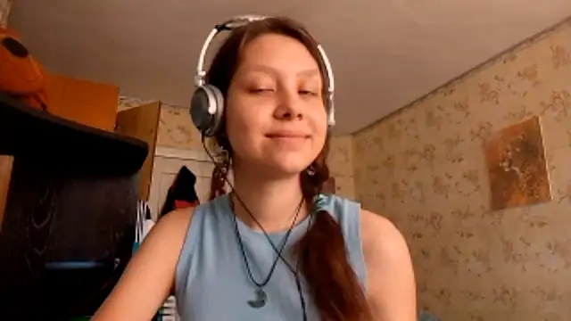 Snapshot of QutieDaSweet chatting on September 17, 8:05 am QutieDaSweet online show from September 17, 8:05 am