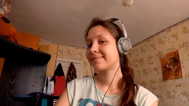 Snapshot of QutieDaSweet chatting on September 19, 7:10 am QutieDaSweet online show from September 19, 7:10 am