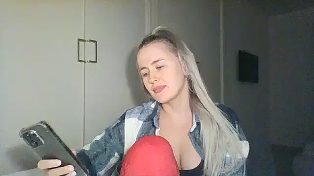 Snapshot of Frosian chatting on September 23, 9:07 pm Frosian online show from September 23, 9:07 pm