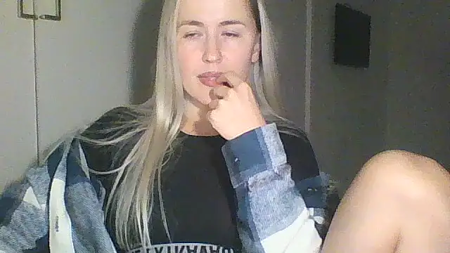 Snapshot of Frosian chatting on September 24, 8:34 pm Frosian online show from September 24, 8:34 pm