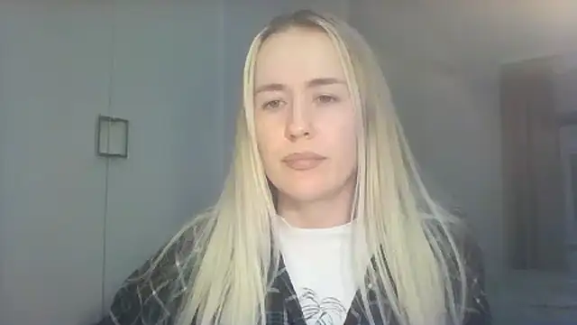 Snapshot of Frosian chatting on October 6, 3:09 pm Frosian online show from October 6, 3:09 pm