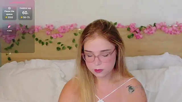 Lilith Bonheur online show from December 16, 10:04 pm