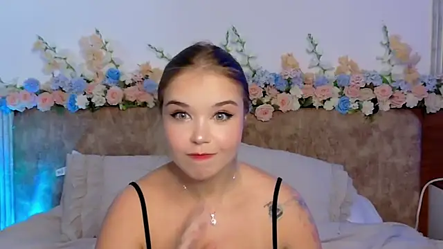 Lilith Bonheur online show from March 20, 1:54 am