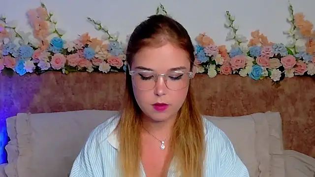 Lilith Bonheur online show from March 26, 1:28 pm