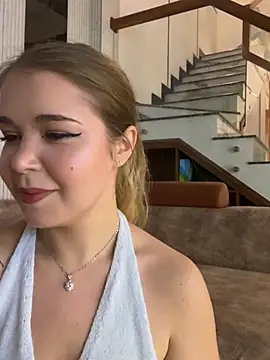 Lilith Bonheur online show from March 28, 8:08 pm